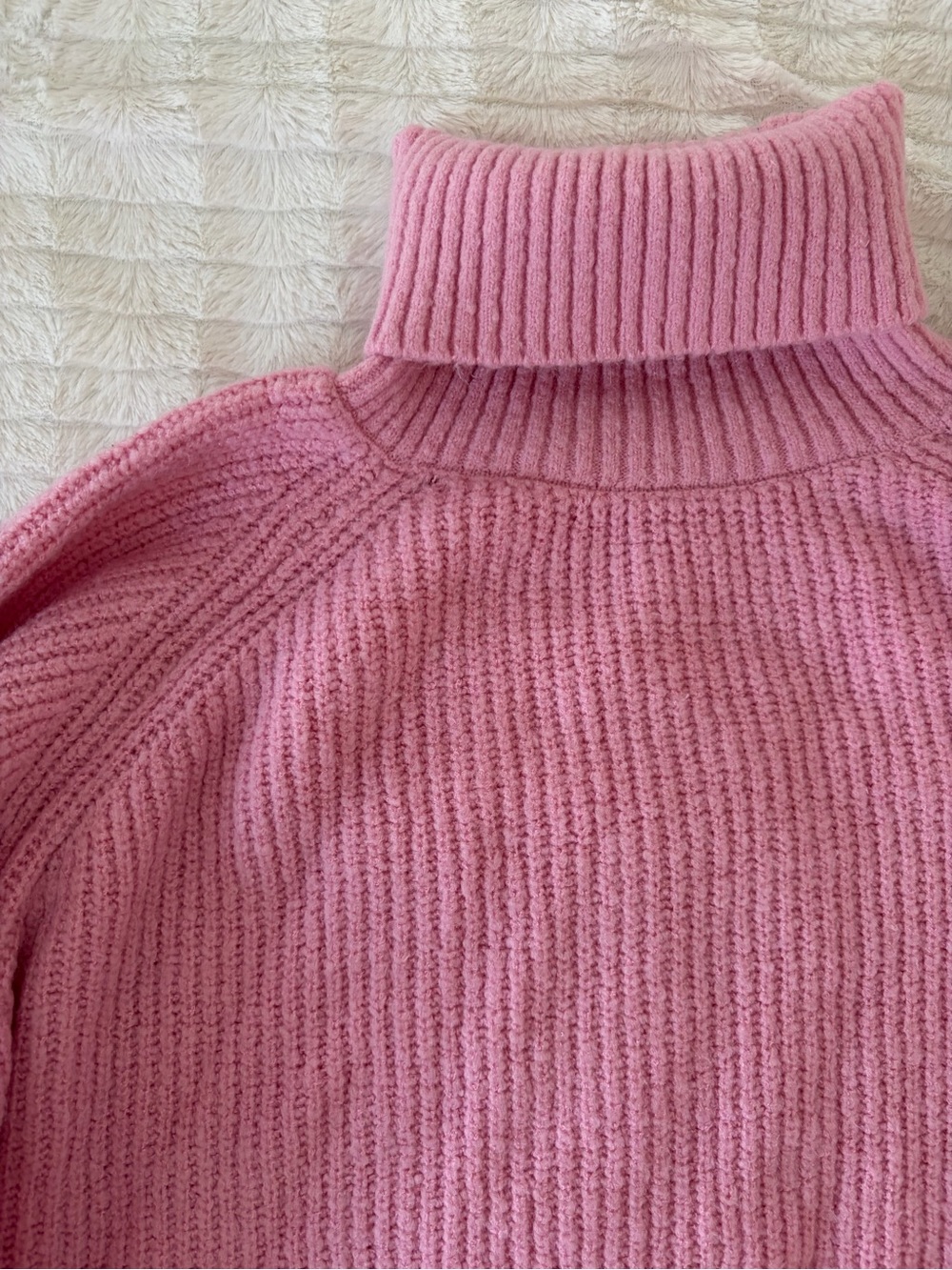 Women's Pink Turtleneck Ribbed Knit Sweater
